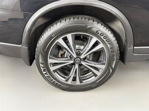 Used 2019 Nissan Rogue SV w/ Premium Package AWD/4WD image 34