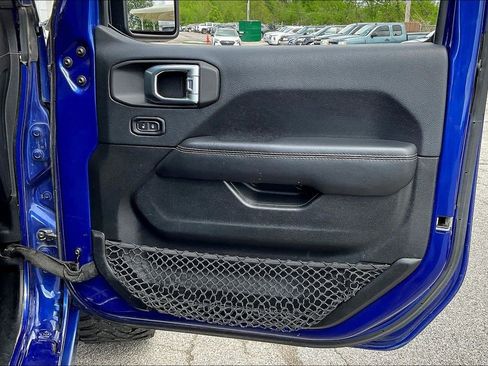 Used 2018 Jeep Wrangler Unlimited Sahara image 19