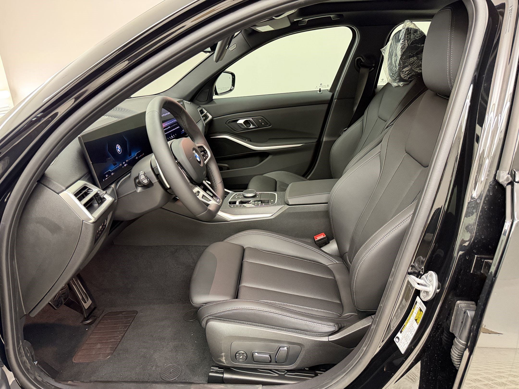 New 2026 BMW 330i Sedan w/ M Sport Package RWD image 5