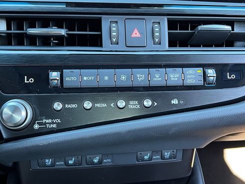 New 2025 Lexus ES 350 w/ Premium Package image 19