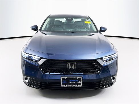 Used 2023 Honda Accord Touring image 2