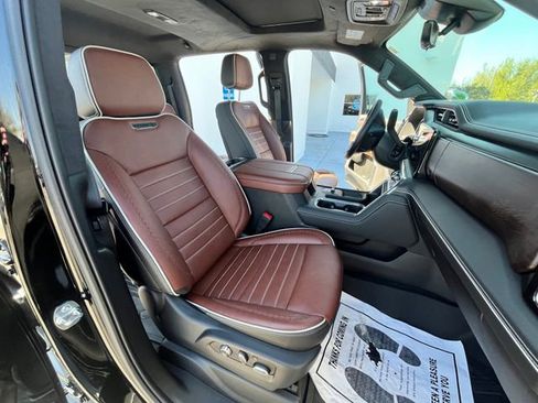 Used 2025 GMC Sierra 2500 Denali Ultimate image 12