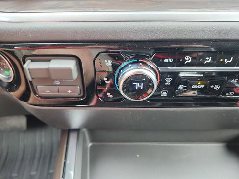 New 2026 GMC Sierra 1500 SLT w/ SLT Premium Plus Package AWD/4WD image 18