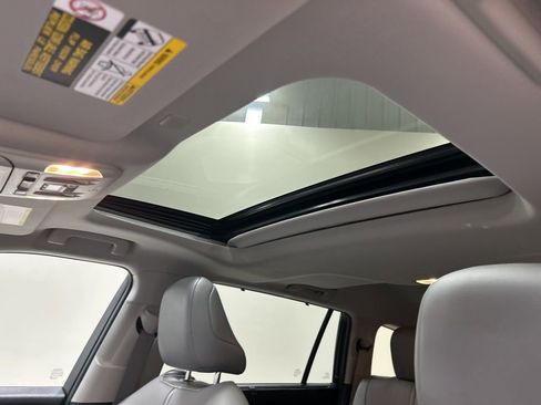 Used 2021 Toyota Highlander XLE image 27