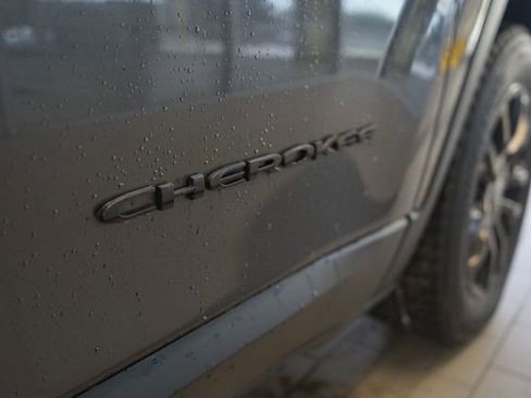 Used 2021 Jeep Cherokee Latitude Lux image 15