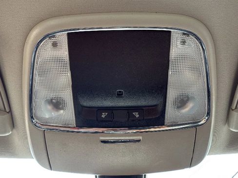 Used 2019 Chrysler 300 Touring w/ Chrome Appearance Package image 20