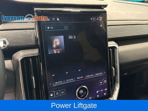 Used 2026 GMC Acadia Elevation w/ Elevation Premium Package AWD/4WD image 21