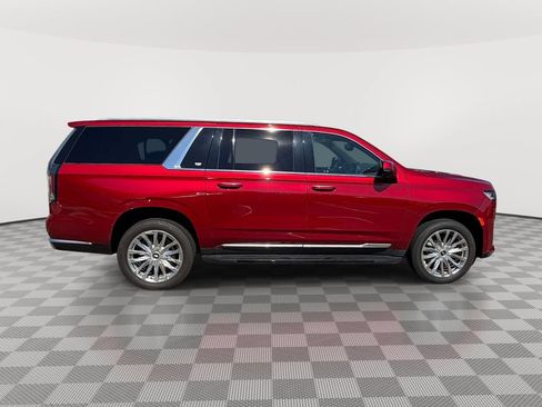 Used 2022 Cadillac Escalade ESV Premium Luxury AWD/4WD image 2