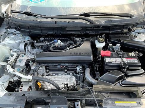 Used 2020 Nissan Rogue SV FWD image 30