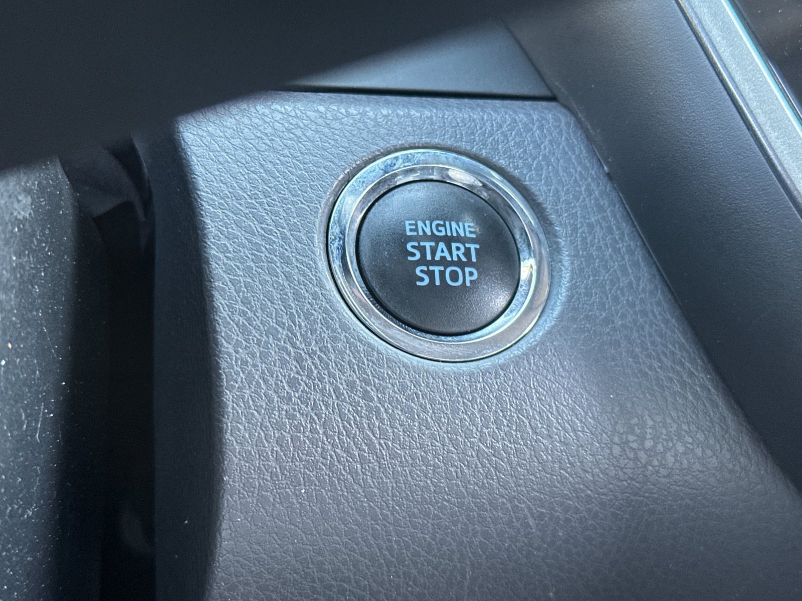 Used 2019 Toyota Camry XLE w/ 4 Season Floor Mat Package FWD image 21