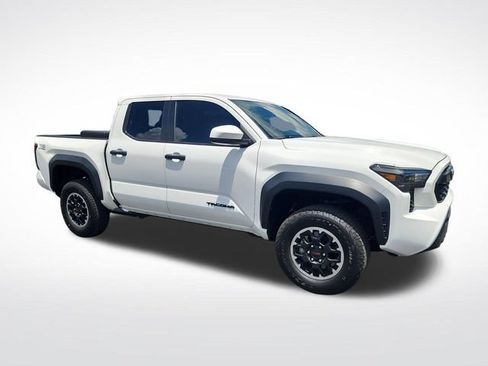 Used 2025 Toyota Tacoma TRD Off-Road AWD/4WD image 6