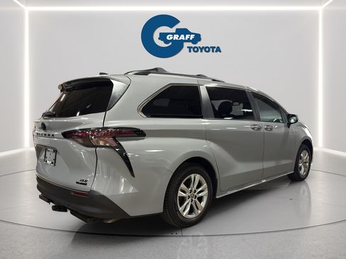 Used 2023 Toyota Sienna XLE Woodland Edition AWD/4WD image 8