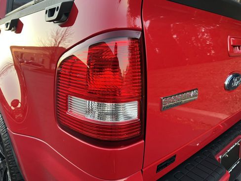 Used 2008 Ford Explorer Sport Trac Adrenalin image 99