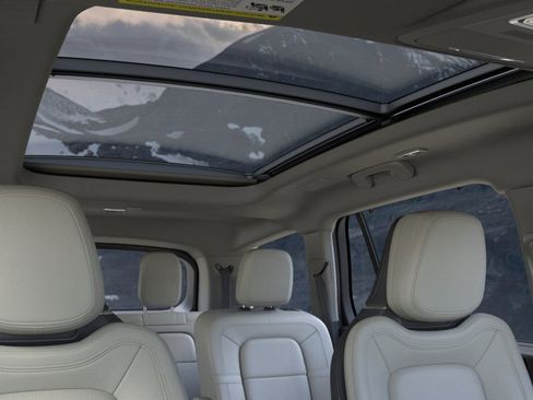 New 2025 Lincoln Aviator Reserve w/ Luxury Package image 22