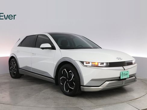 Used 2024 Hyundai Ioniq 5 Limited image 4