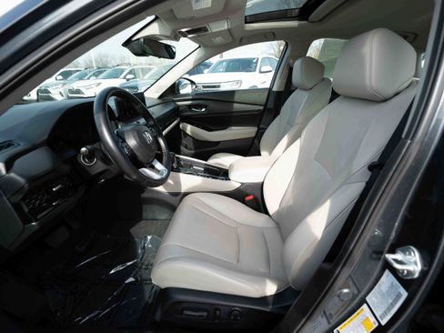 Used 2024 Honda Accord Touring image 9