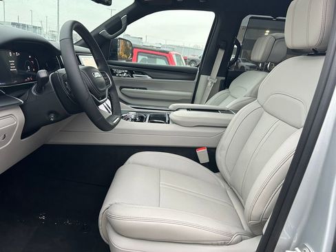 New 2026 Jeep Grand Wagoneer Summit w/ Premium Group III AWD/4WD image 22