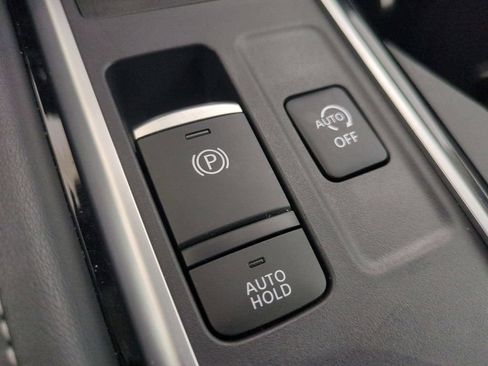 Used 2024 Nissan Pathfinder Platinum AWD/4WD image 32