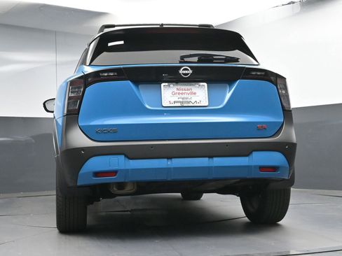 Used 2025 Nissan Kicks SR w/ Illumination Package FWD image 24