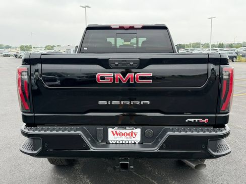 New 2026 GMC Sierra 2500 AT4 w/ AT4 Premium Plus Package AWD/4WD image 8