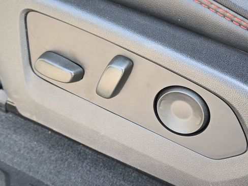 Used 2024 GMC Canyon AT4X image 13