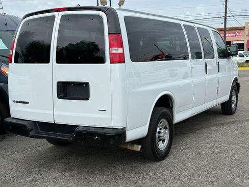 Used 2020 Chevrolet Express 3500 LS RWD image 4