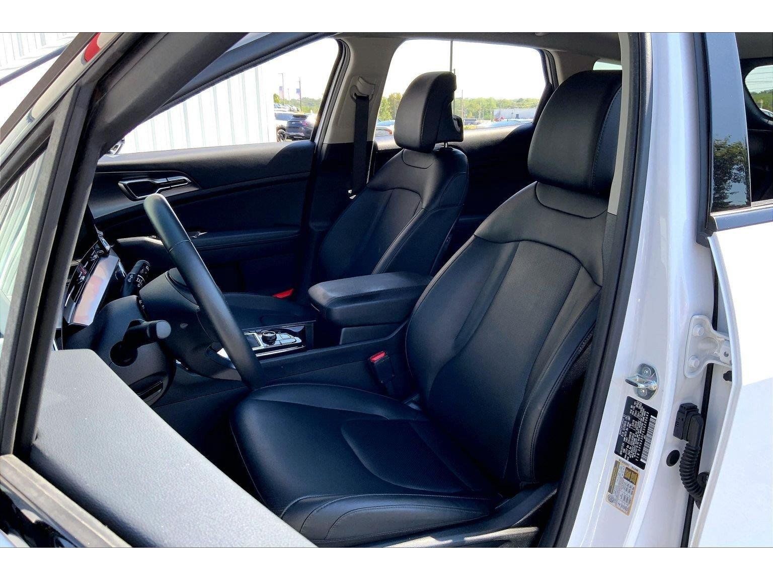 Used 2025 Kia Sportage SX FWD image 23