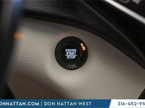 Used 2021 Jeep Cherokee Latitude Lux w/ Comfort/Convenience Group image 12