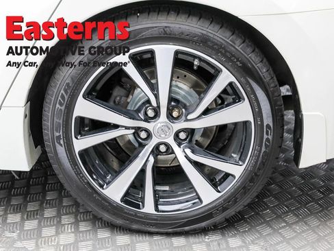 Used 2017 Nissan Maxima Platinum image 8