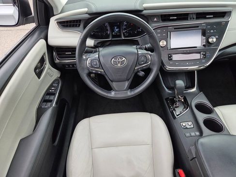 Used 2017 Toyota Avalon XLE Premium w/ Carpet Mat Package FWD image 5