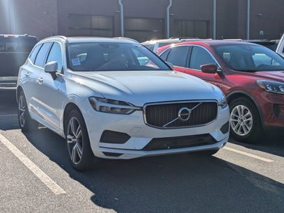 Used 2019 Volvo XC60 T5 Momentum w/ Premium Package