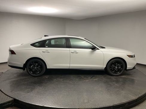 New 2025 Honda Accord SE image 8