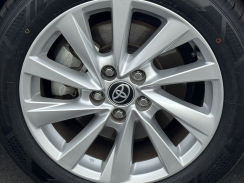 Used 2023 Toyota Camry LE image 8