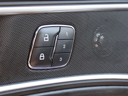 Used 2017 Ford Explorer Platinum AWD/4WD image 28