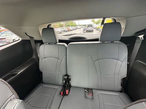 Used 2019 Buick Enclave Premium w/ Experience Buick Package FWD image 26