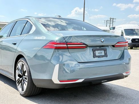Used 2024 BMW 530i w/ Premium Package RWD image 5