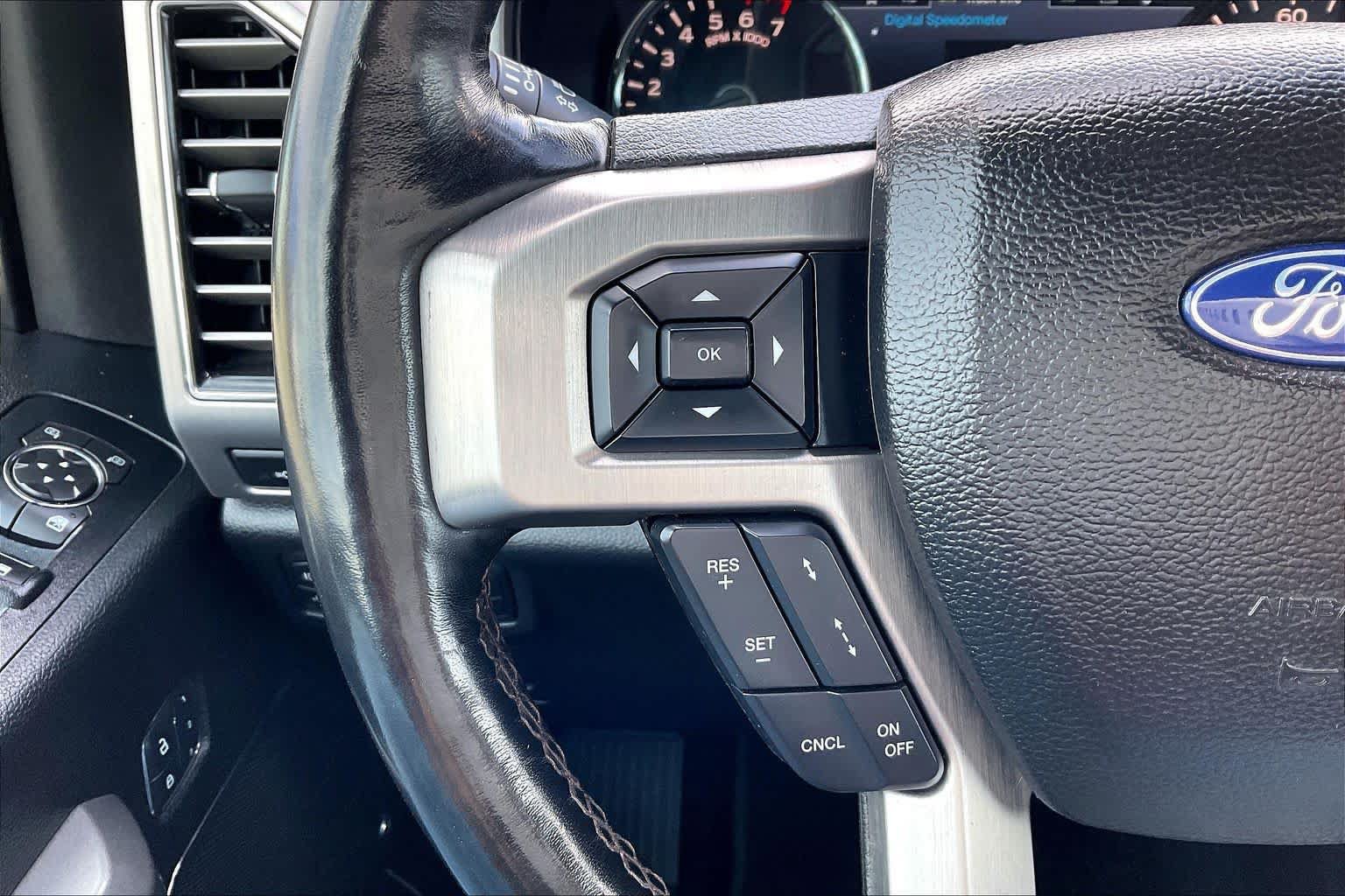 Used 2018 Ford F150 Platinum w/ Equipment Group 701A Luxury AWD/4WD image 23