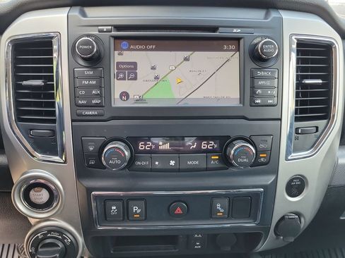 Used 2017 Nissan Titan PRO-4X AWD/4WD image 19