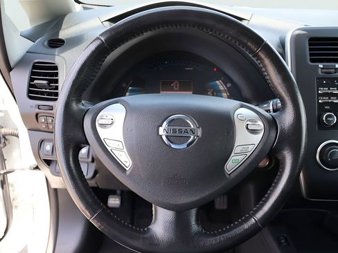 Used 2015 Nissan Leaf S FWD image 30