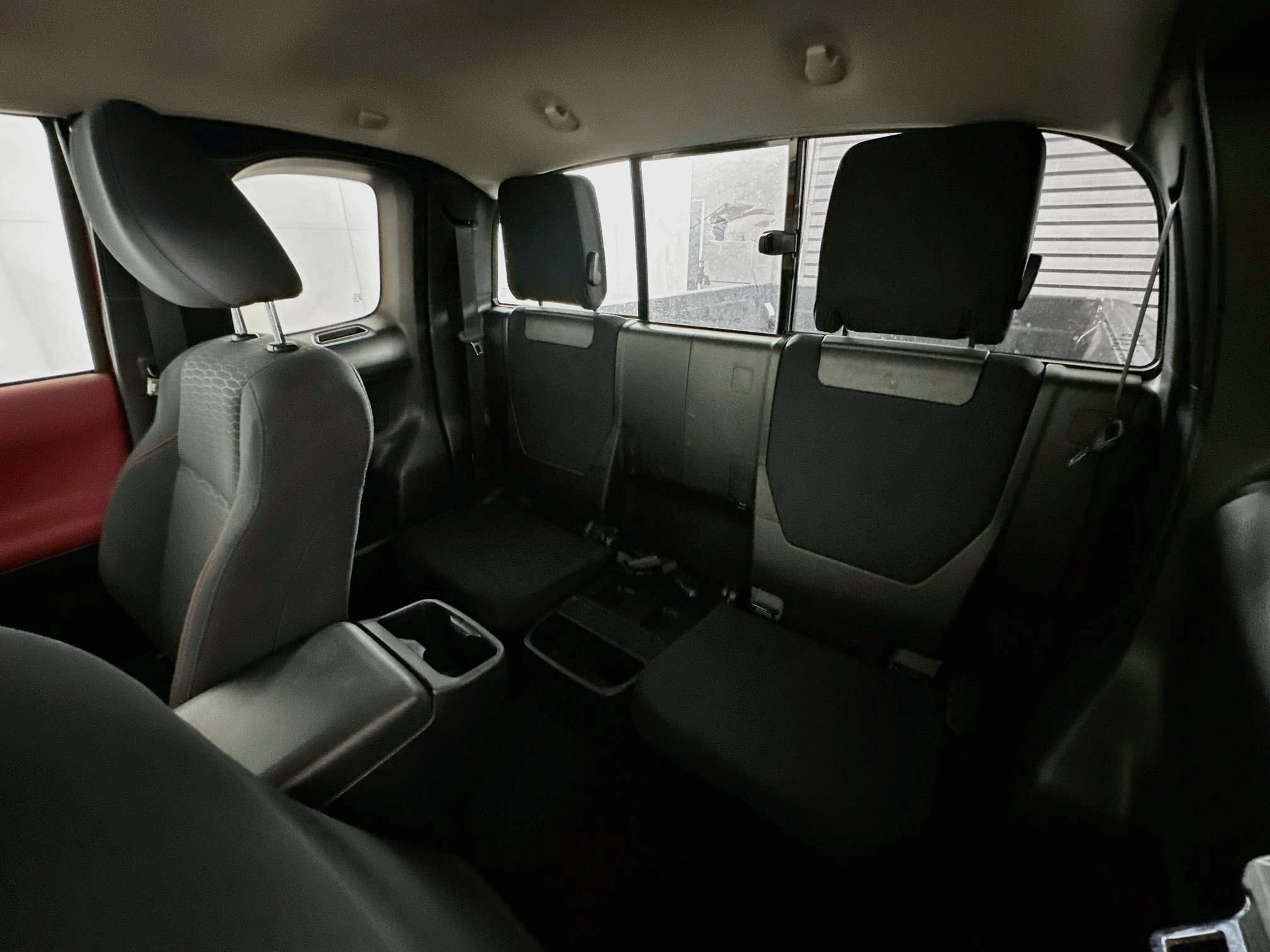 Used 2018 Toyota Tacoma SR5 RWD image 25