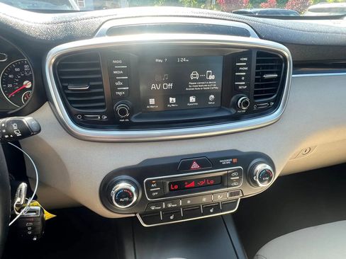 Used 2020 Kia Sorento LX w/ LX I4 Convenience Package AWD/4WD image 21