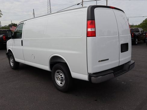 New 2025 Chevrolet Express 3500 w/ Chrome Appearance Package image 25