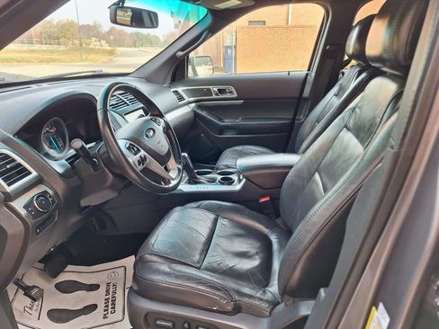 Used 2014 Ford Explorer XLT w/ Equipment Group 202A image 10