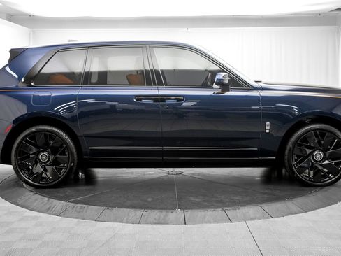 Used 2025 Rolls-Royce Cullinan AWD/4WD image 8