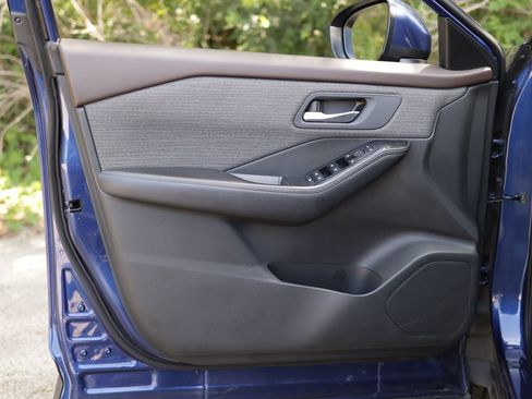 Used 2023 Nissan Rogue SV FWD image 20
