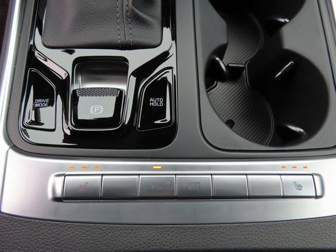 New 2026 Kia Carnival EX FWD image 10