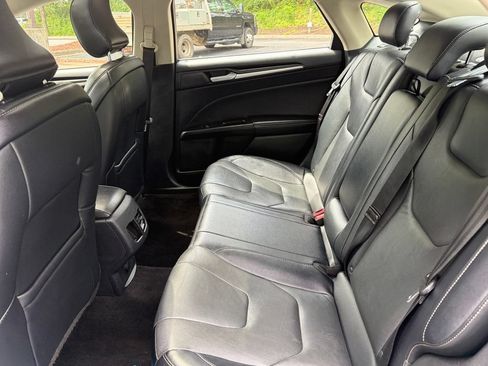 Used 2018 Ford Fusion Titanium AWD/4WD image 30