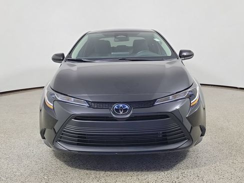 Used 2026 Toyota Corolla LE FWD image 3