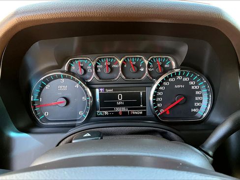 Used 2016 Chevrolet Suburban LTZ RWD image 28