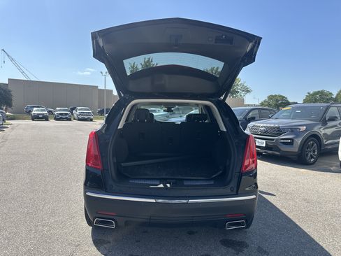 Used 2017 Cadillac XT5 Premium Luxury FWD image 10